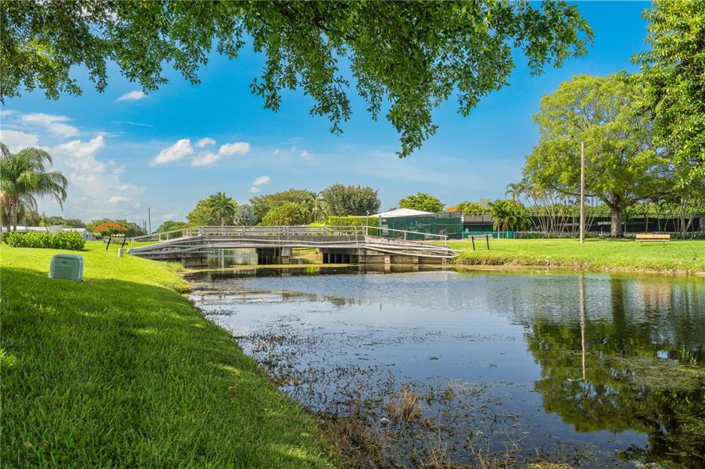 Lauderdale West 3 Sec 83- - Residential