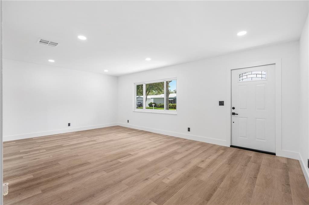 Lauderdale West 3 Sec 83- - Residential