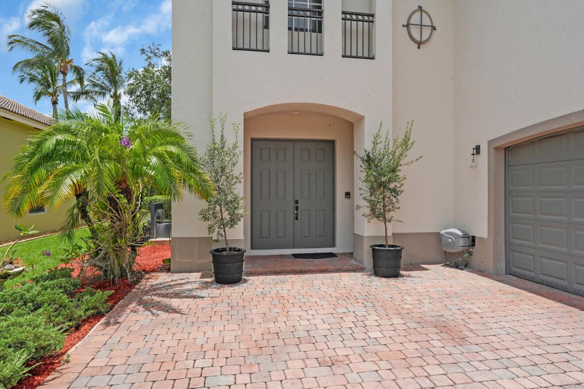 8728 Cobblestone Point Circle