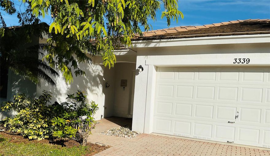 3 bedroom 2 bath Redwood model with very private yard. Stainless steel appliances and Shaker kitchen cabinets. Newer A/C, new hot water heater. Large master bath and very spacious master bedroom. See Broker remarks for showing instructions.