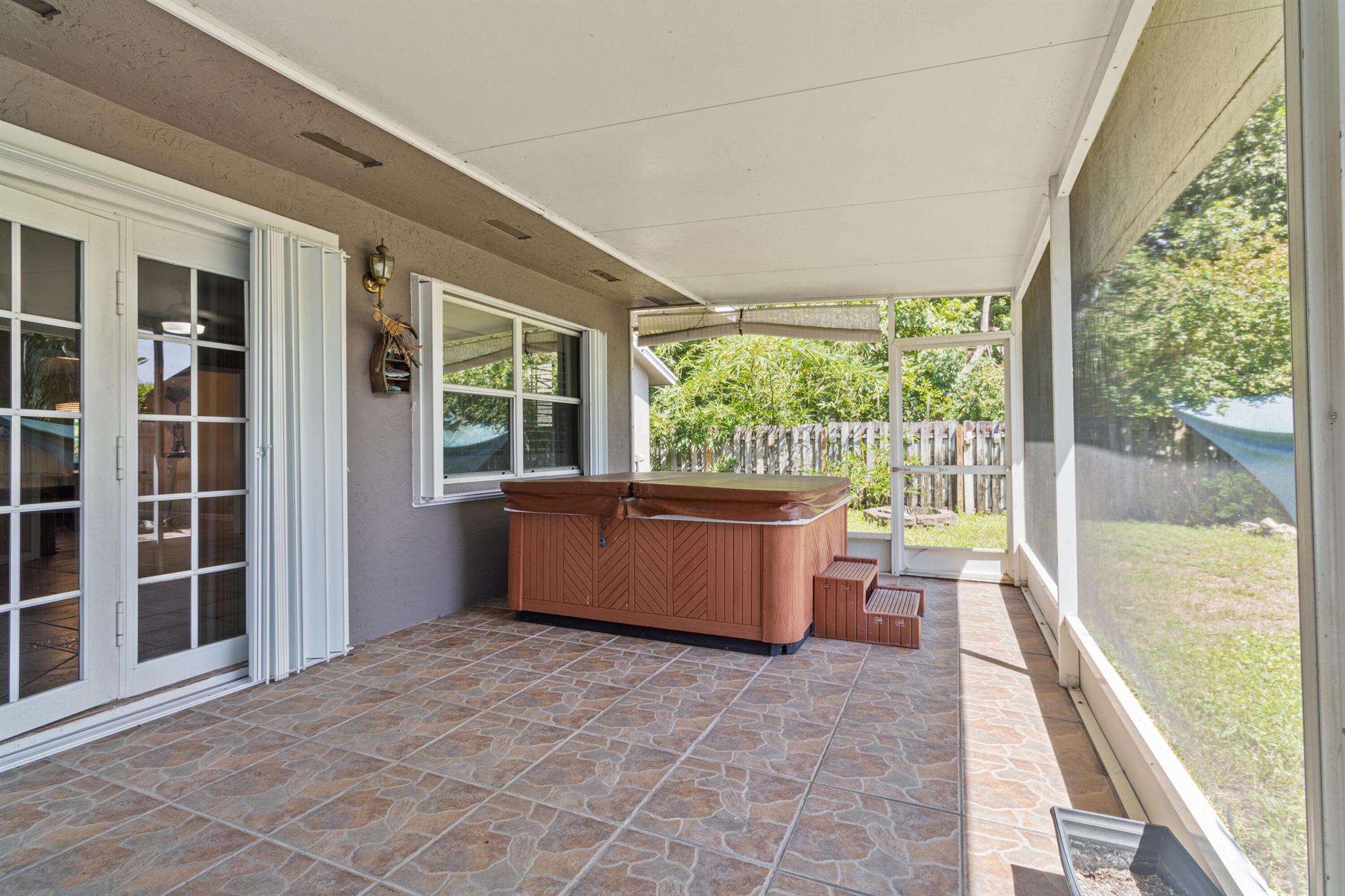 FLA MANGO ESTATES AS - Residential Lease