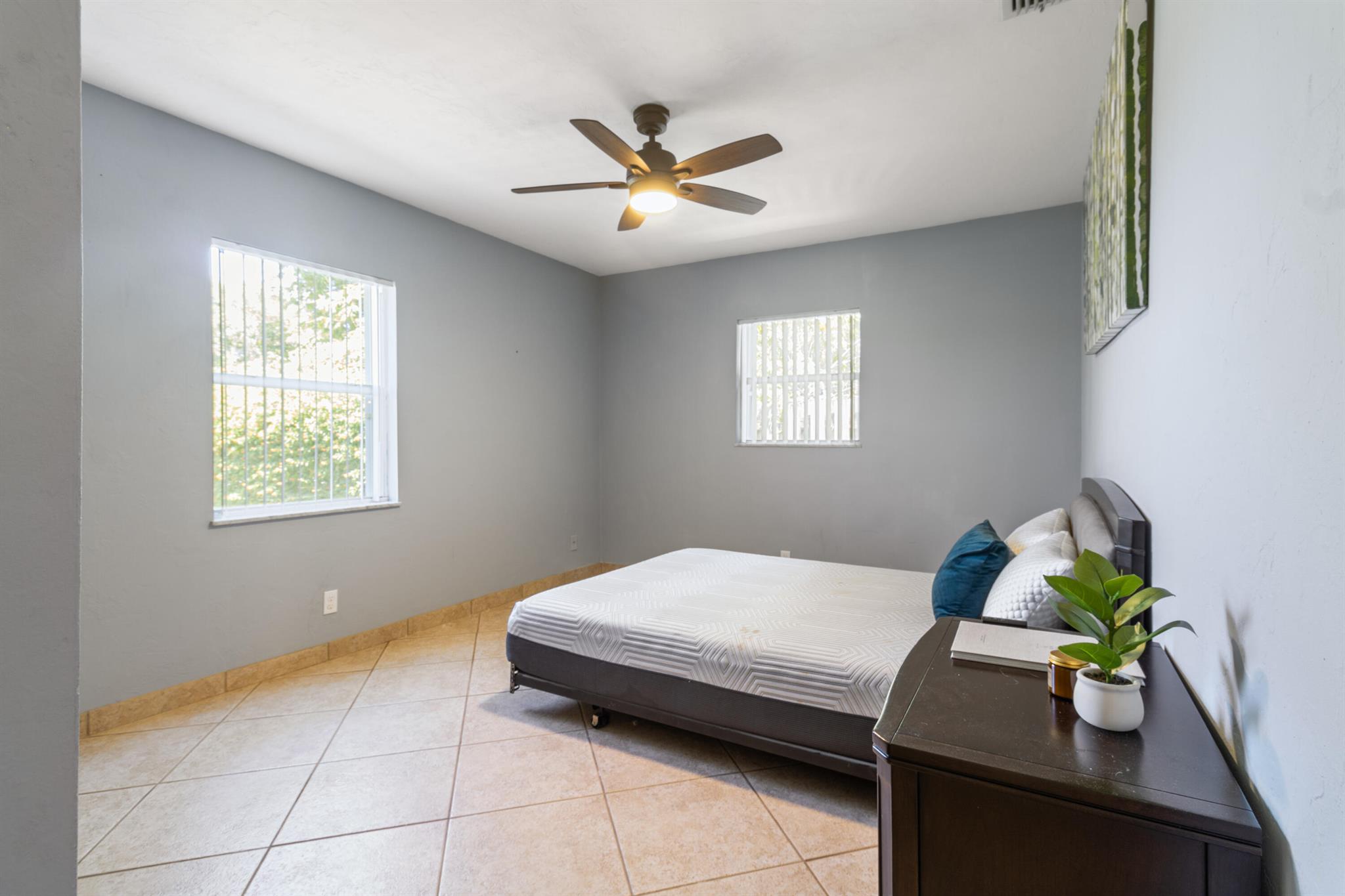 FLA MANGO ESTATES AS - Residential Lease