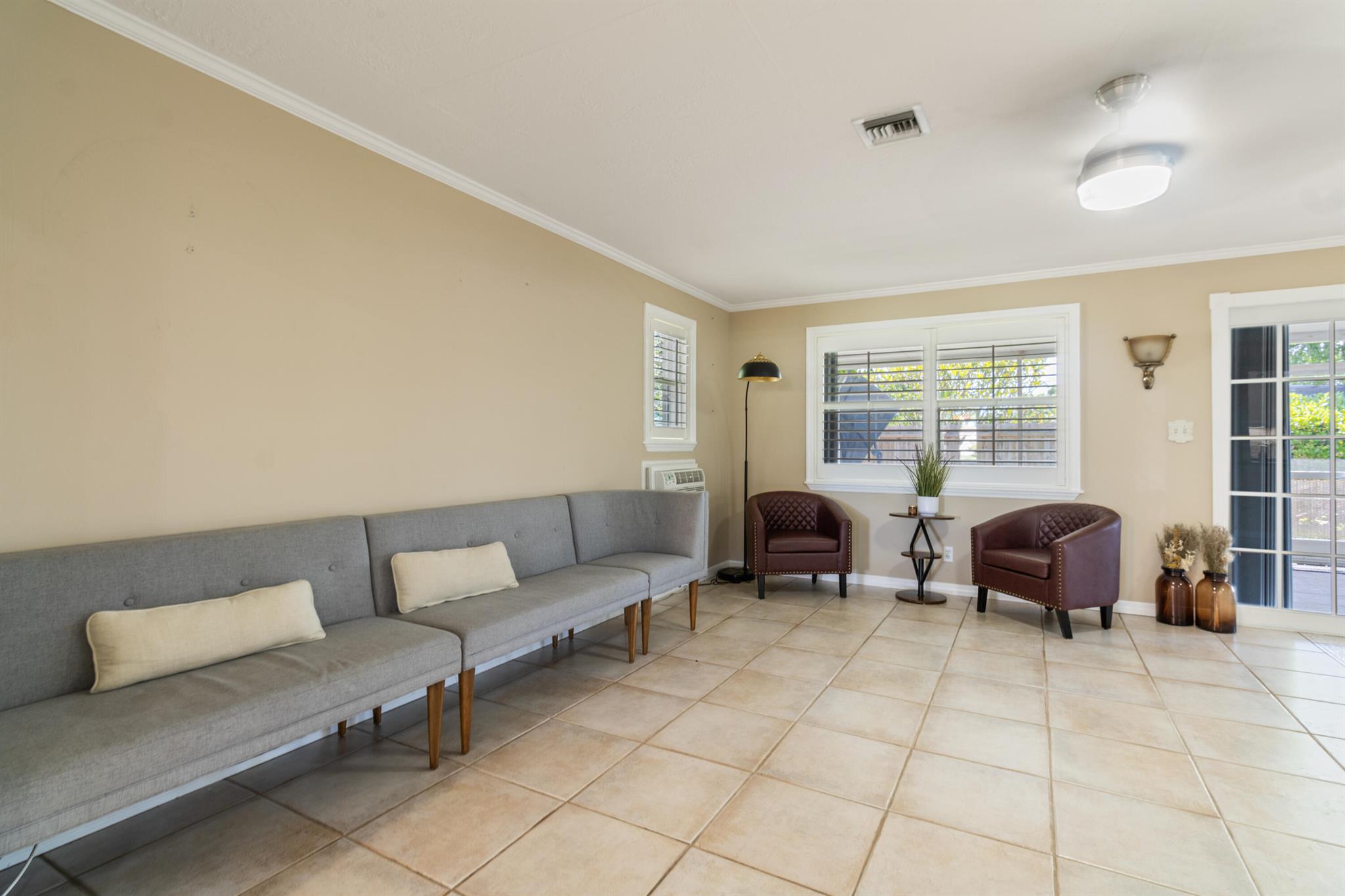 FLA MANGO ESTATES AS - Residential Lease