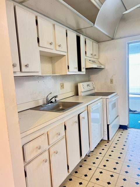 Tiny photo for 601 NW 78th Terrace #205, Margate, FL 33063 (MLS # B26083130)