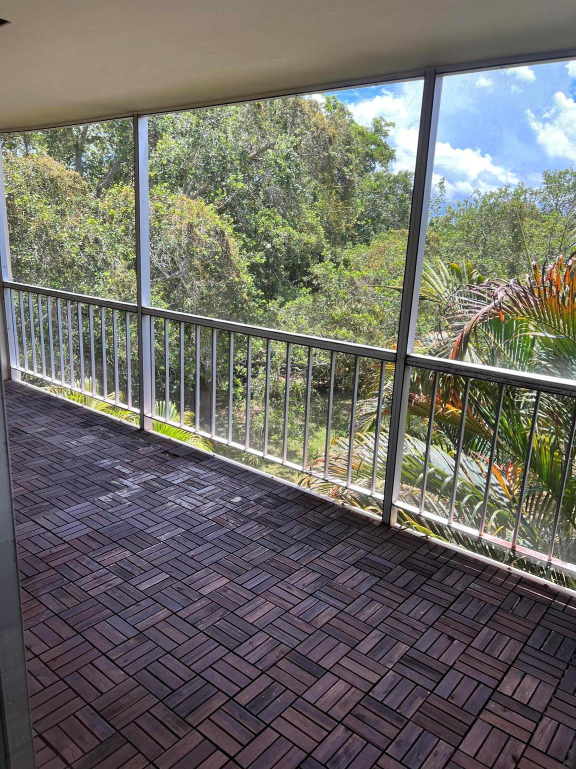 SPANISH OAKS CONDO - Residential Lease