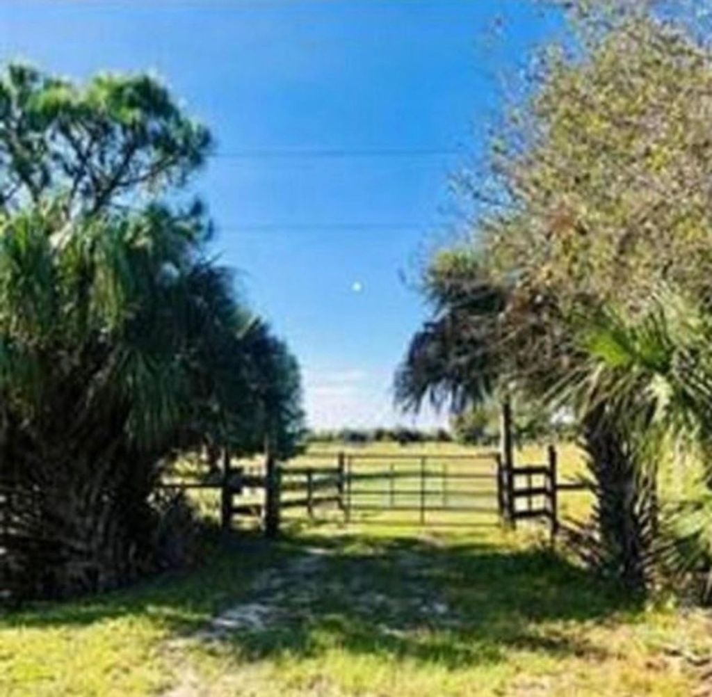 Photo of 5851 Johnston Road, Fort Pierce, FL 34951 (MLS # F10503057)