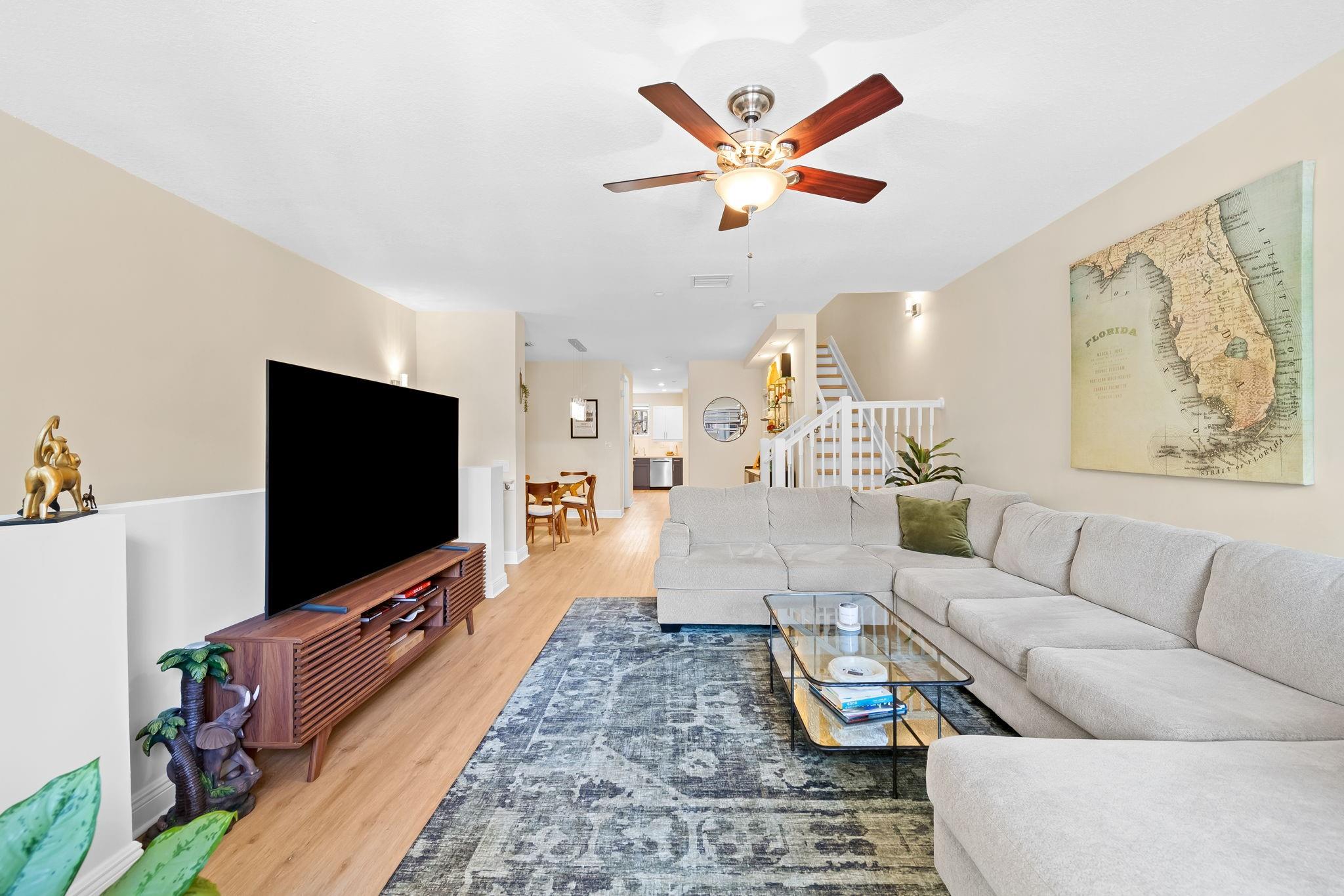 419 SW 13th Ter