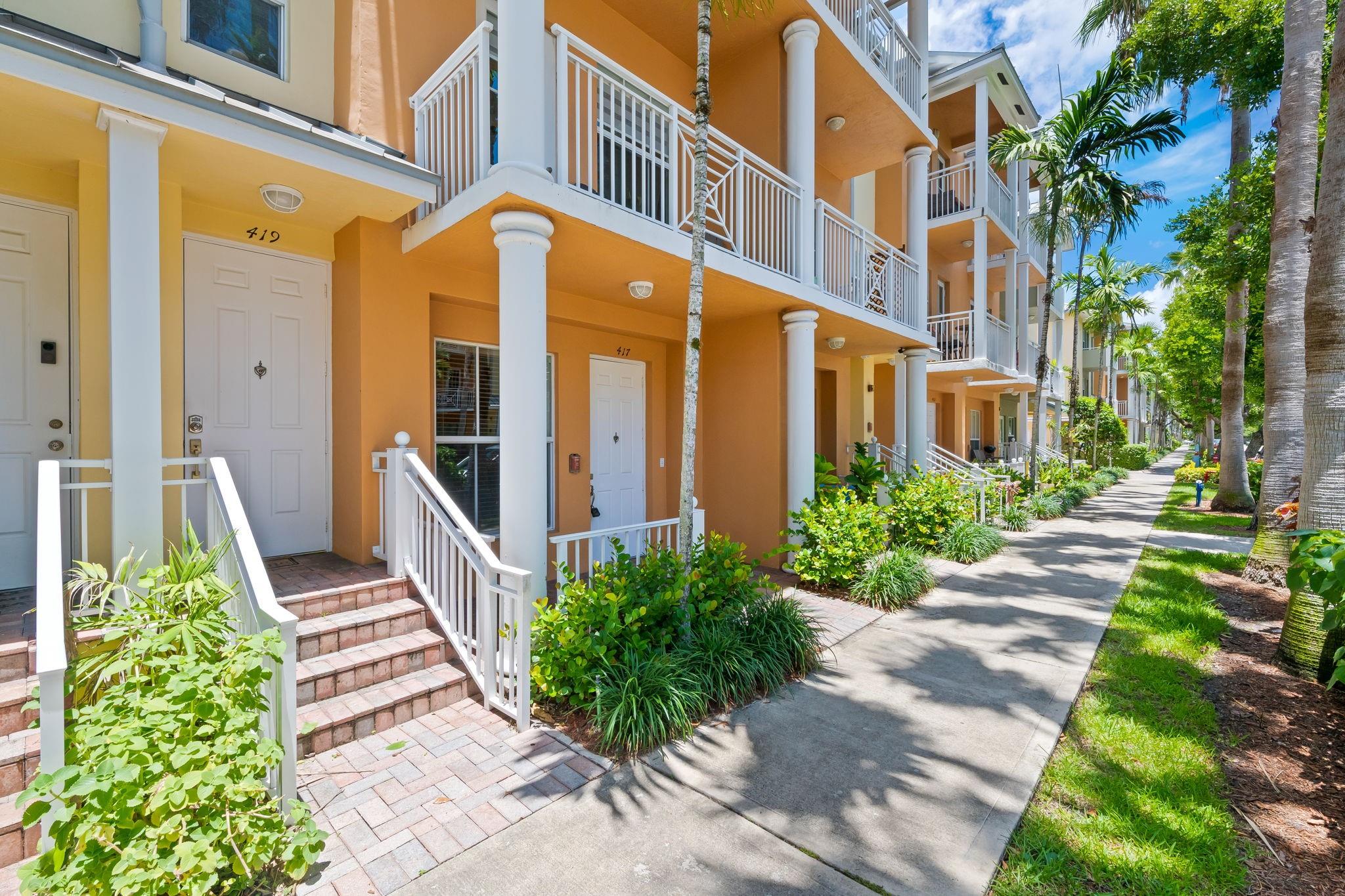 419 SW 13th Ter