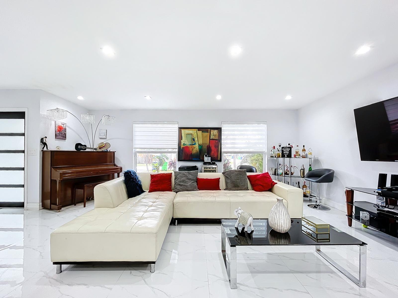 Sunrise Golf Village Sec - Residential Lease