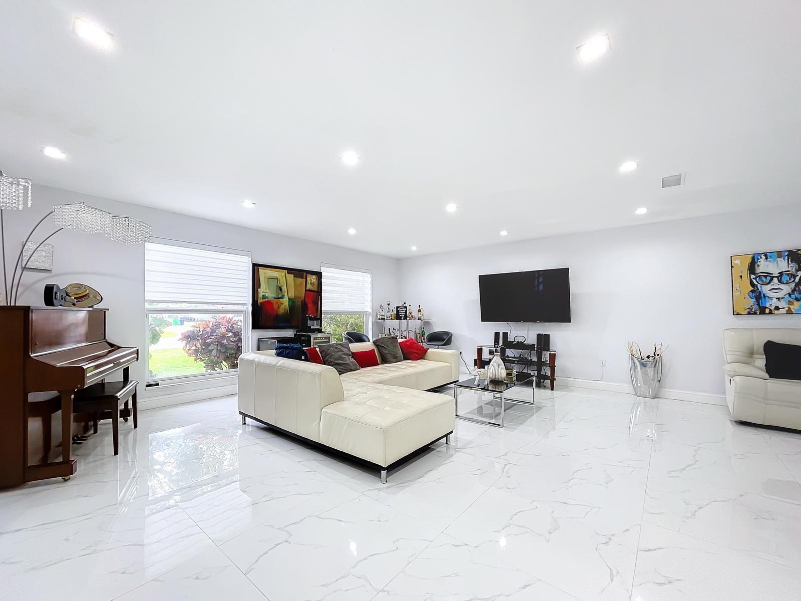 Sunrise Golf Village Sec - Residential Lease