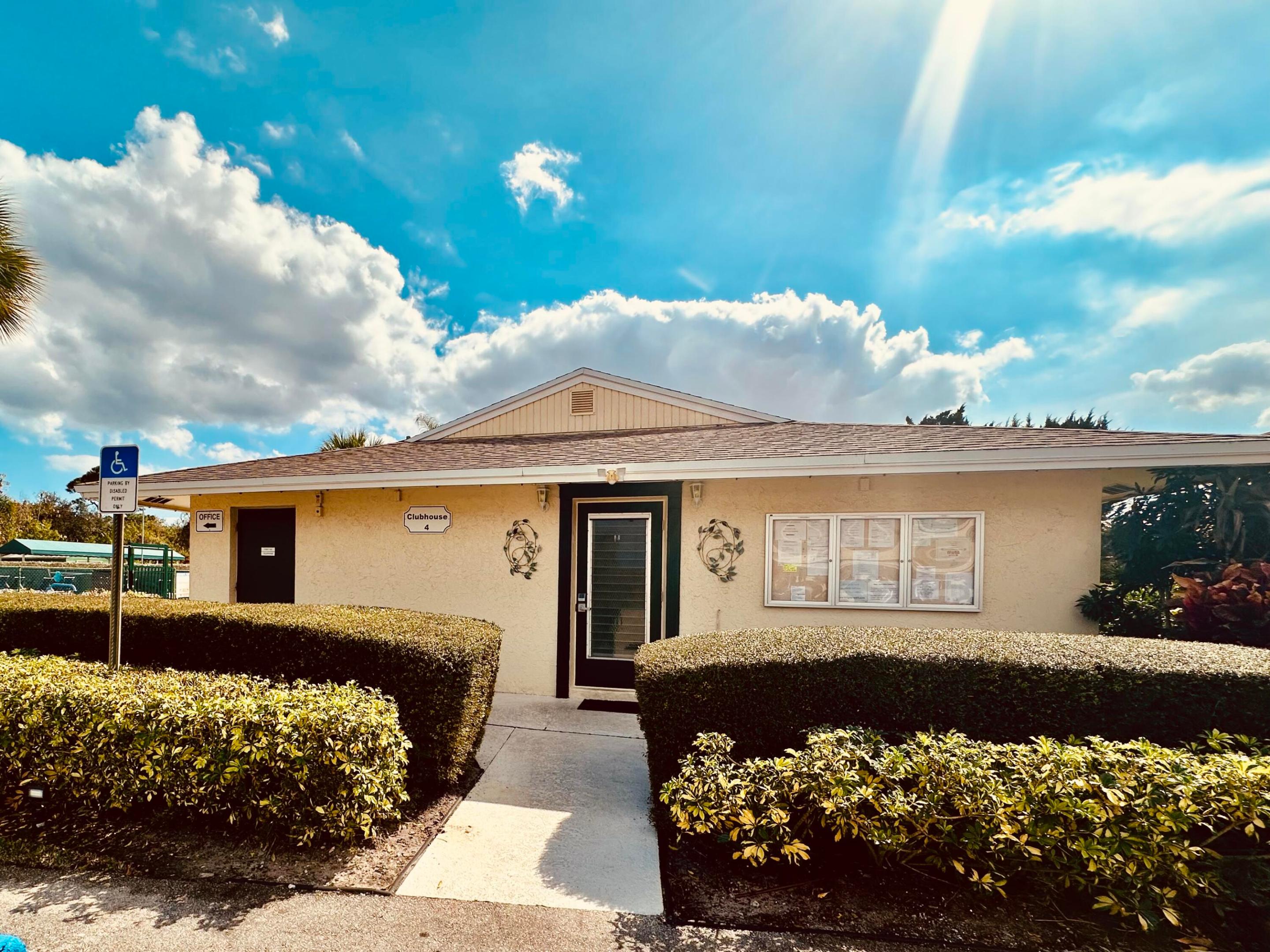 KINGSWOOD CONDO 3 - Residential