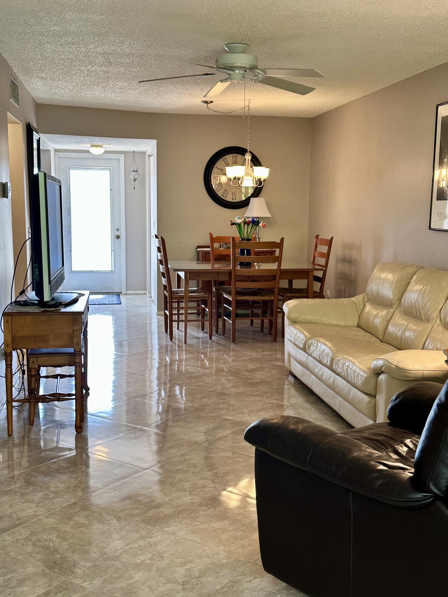 KINGSWOOD CONDO 3 - Residential