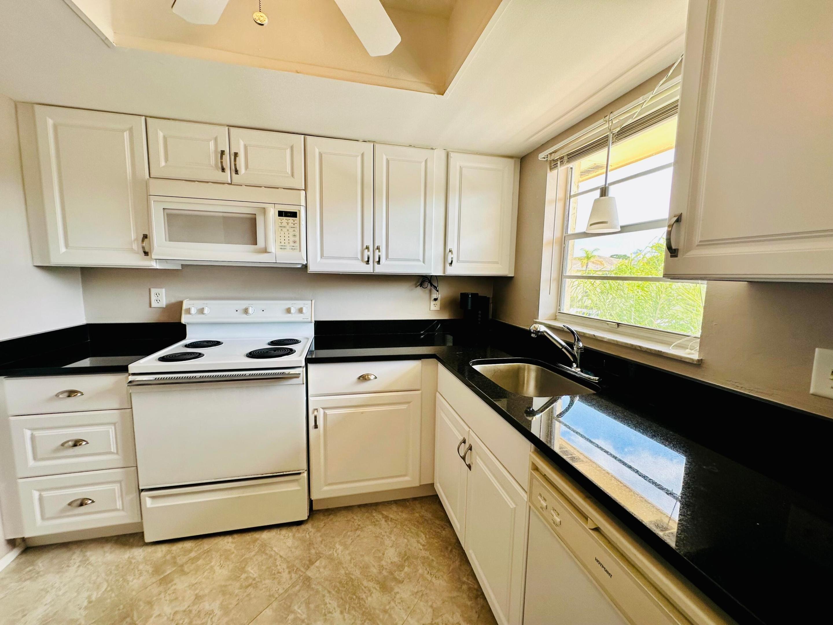 KINGSWOOD CONDO 3 - Residential