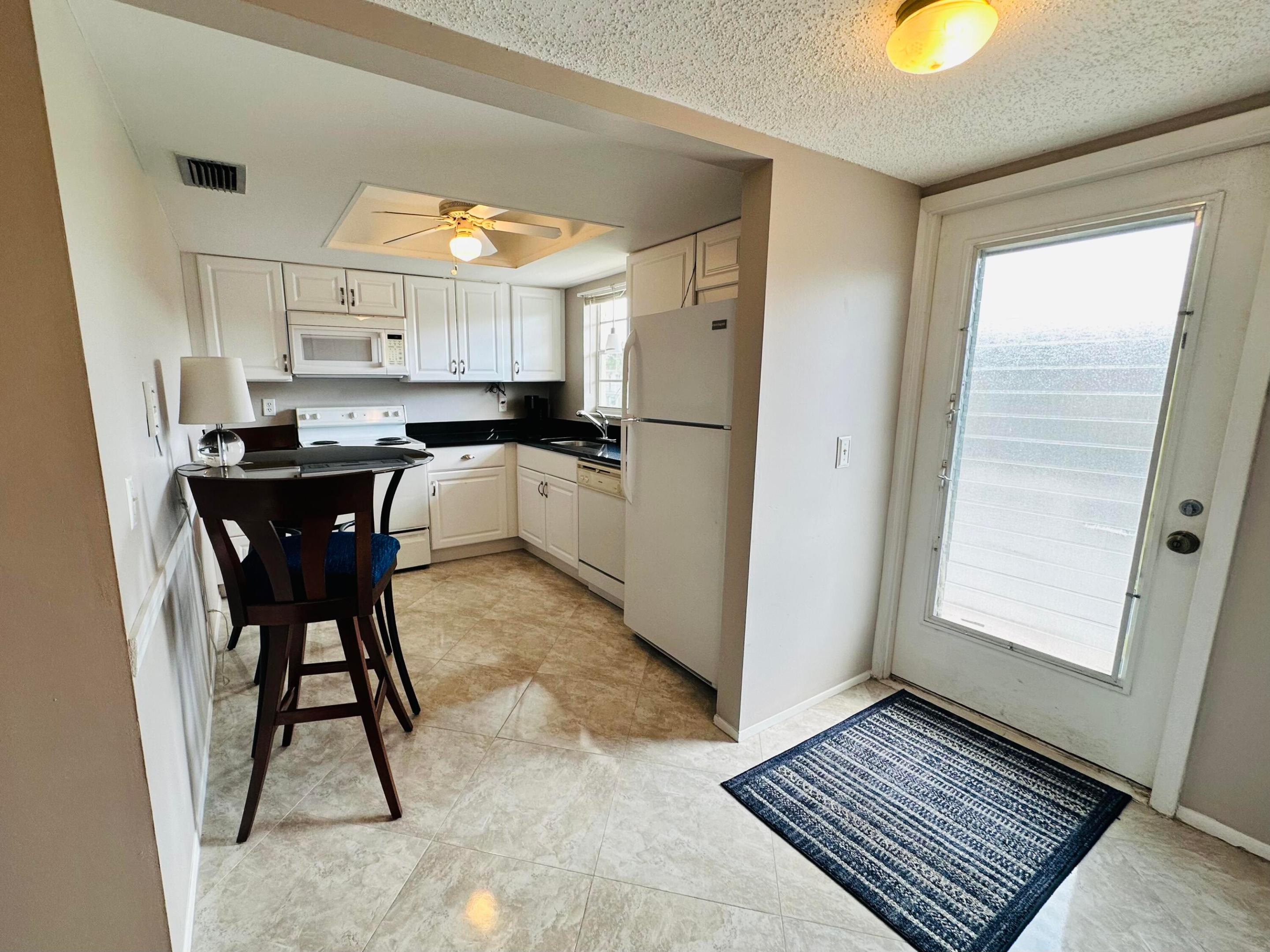 KINGSWOOD CONDO 3 - Residential