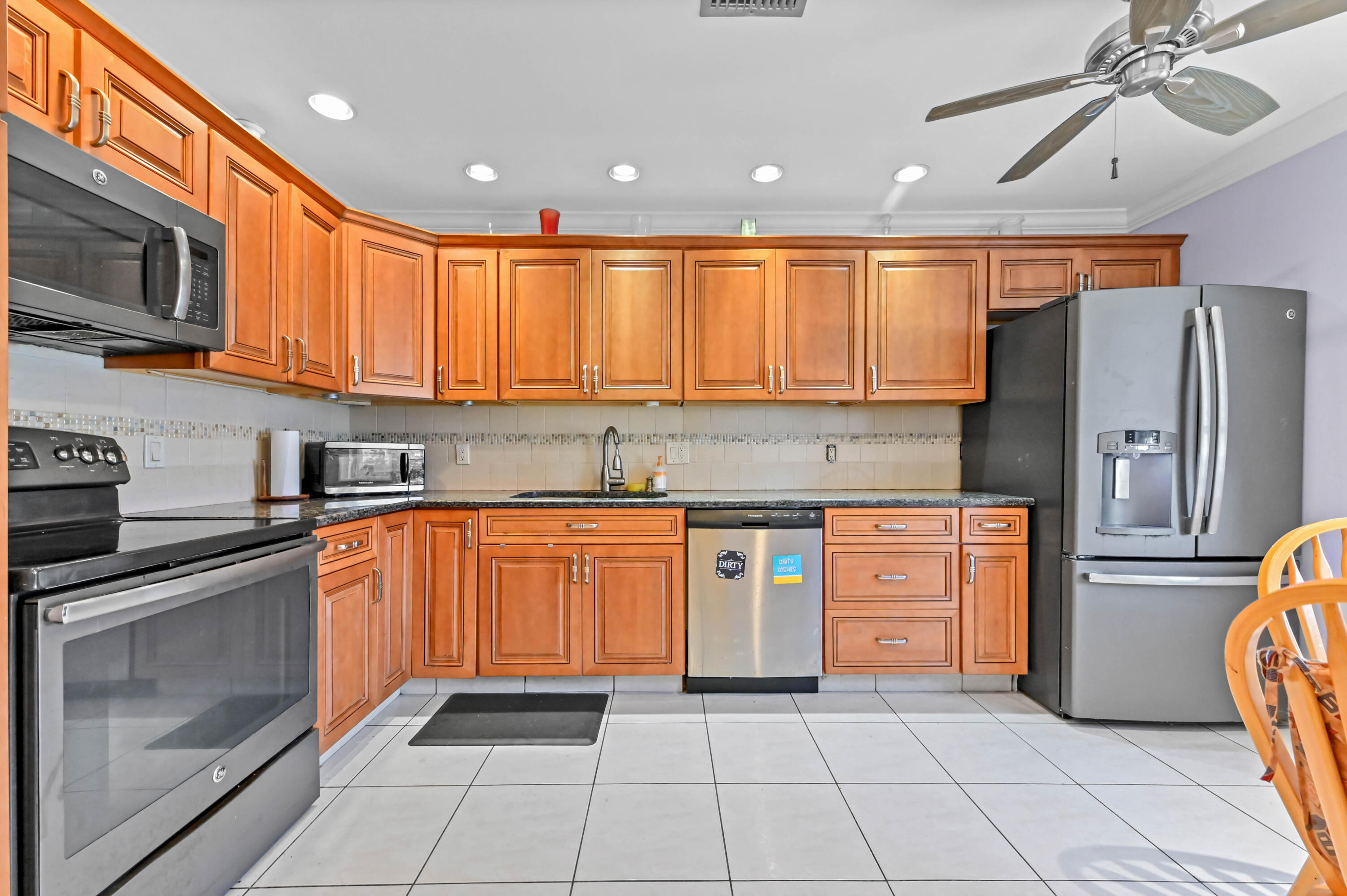 CRESTHAVEN TOWNHOMES - Residential