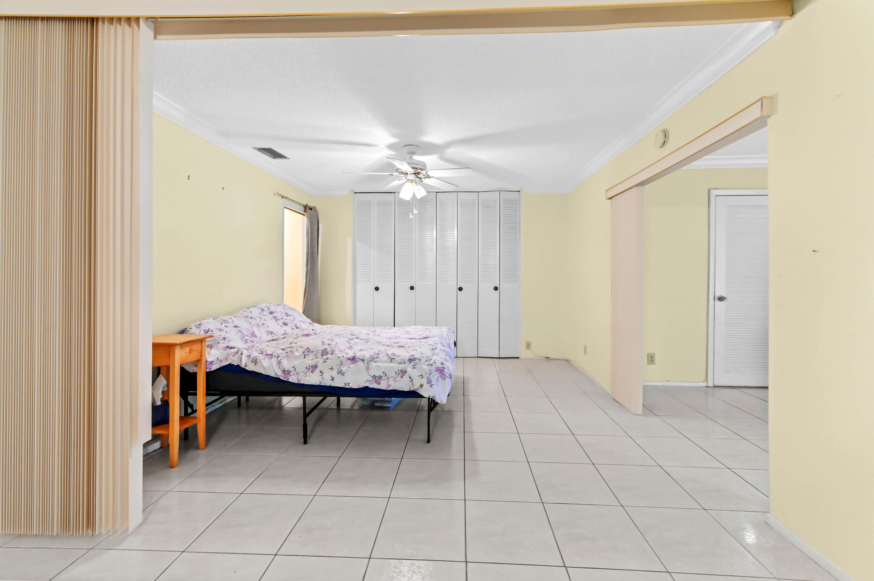 CRESTHAVEN TOWNHOMES - Residential