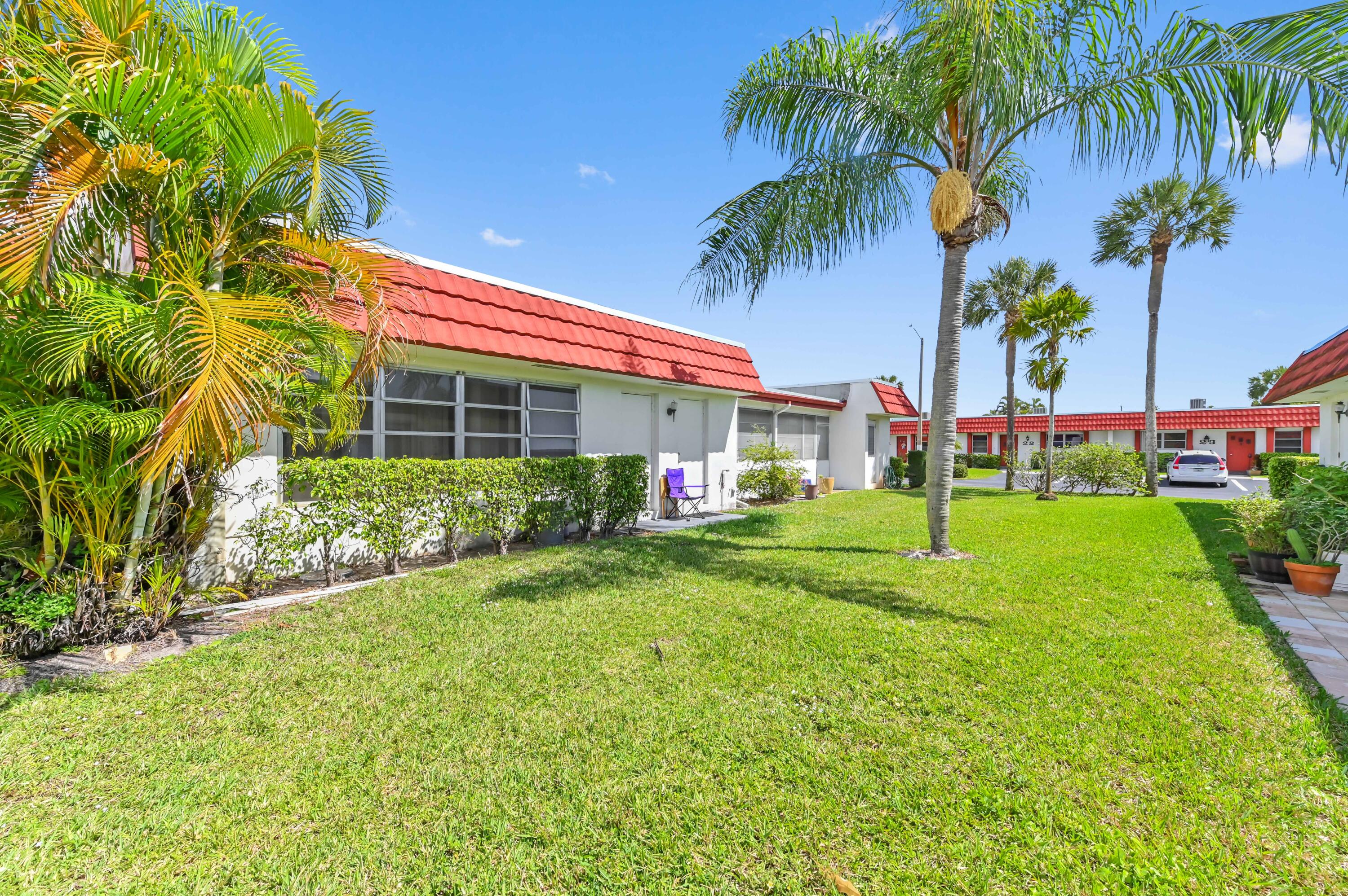 CRESTHAVEN TOWNHOMES - Residential