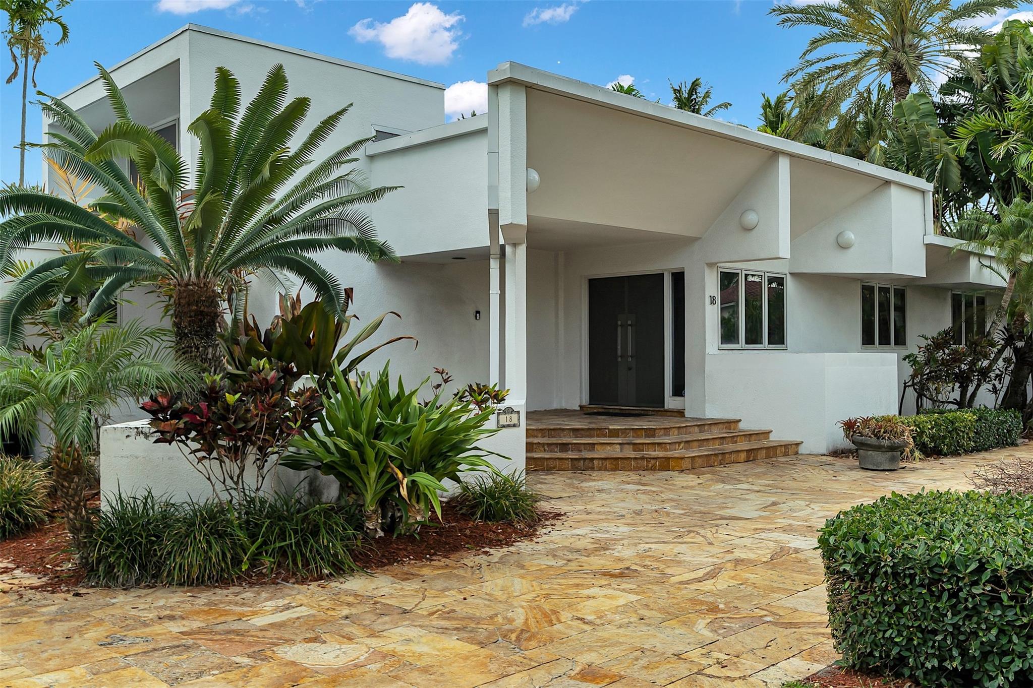 18 Nurmi Dr