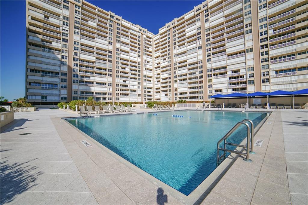 PLAZA EAST - Residential