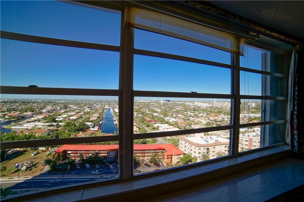 PLAZA EAST - Residential