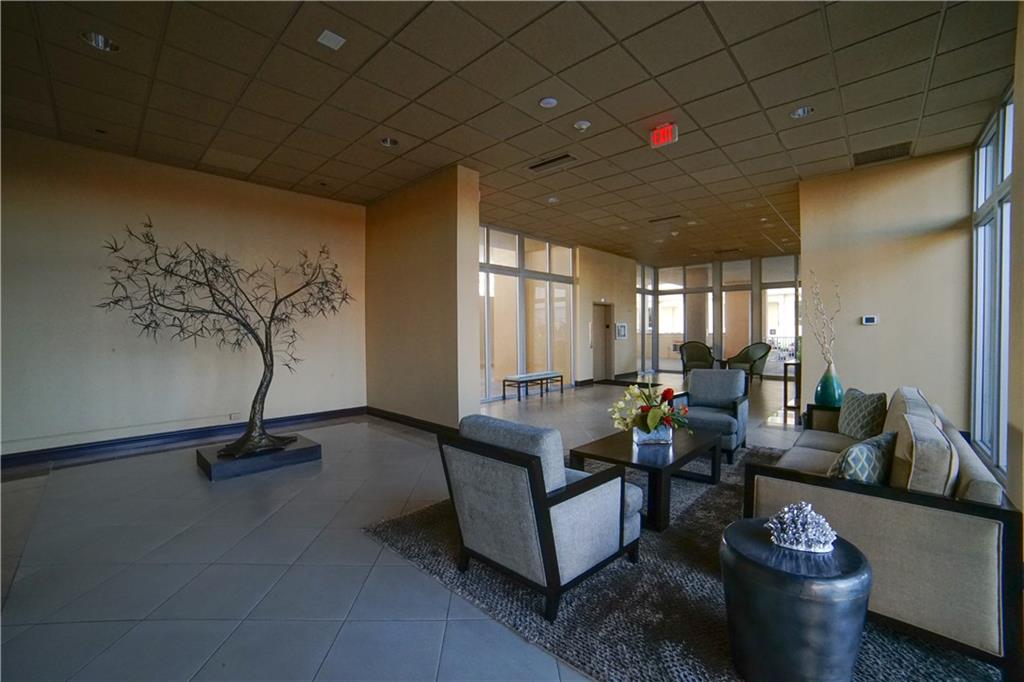 PLAZA EAST - Residential