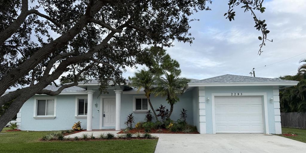 Photo of 2285 SE Lucaya Street, Port Saint Lucie, FL 34952 (MLS # R11123811)