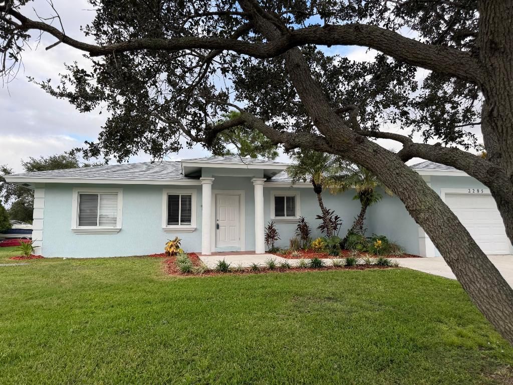 Photo of 2285 SE Lucaya Street, Port Saint Lucie, FL 34952 (MLS # R11123811)