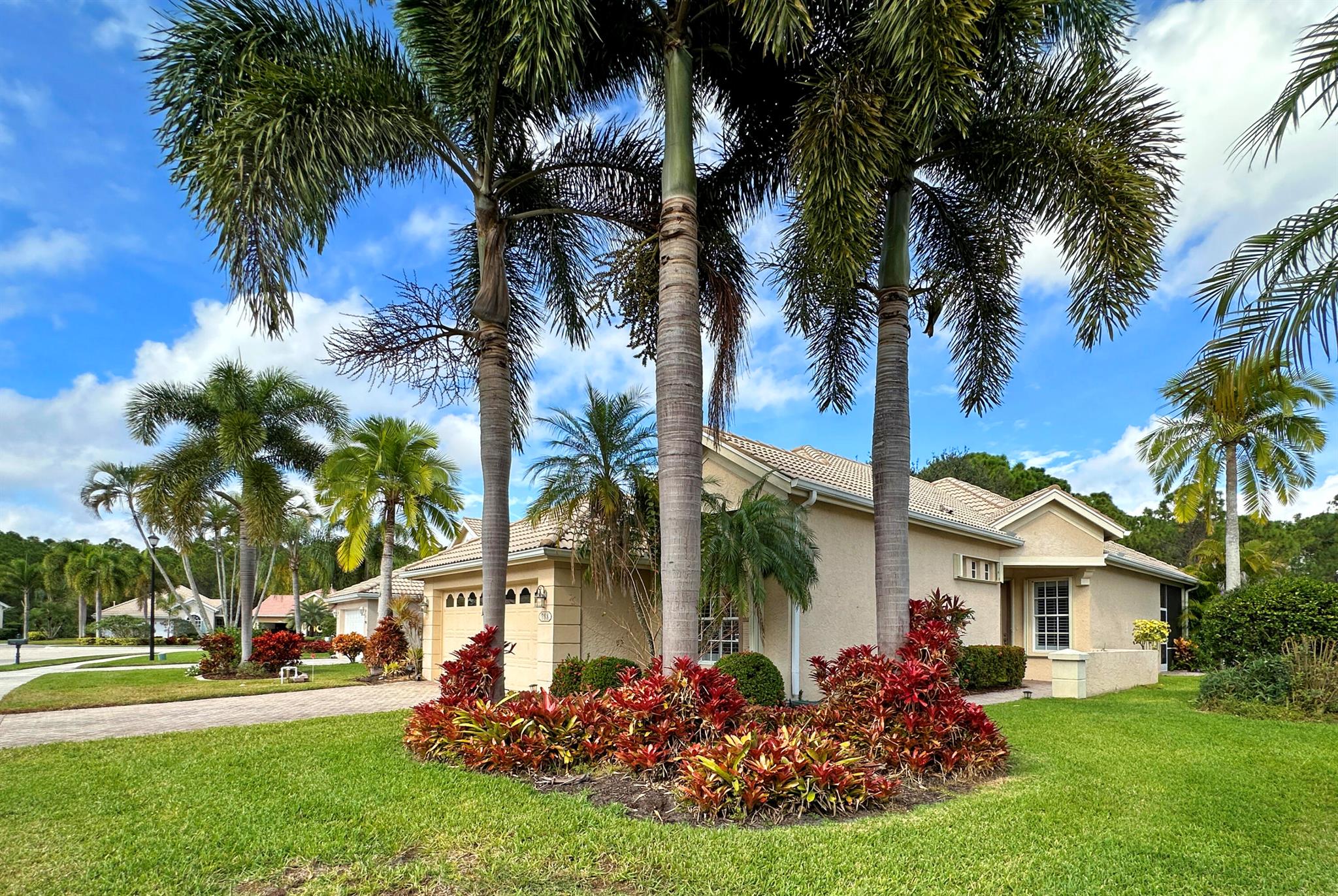 788 SW Saint Croix Cove