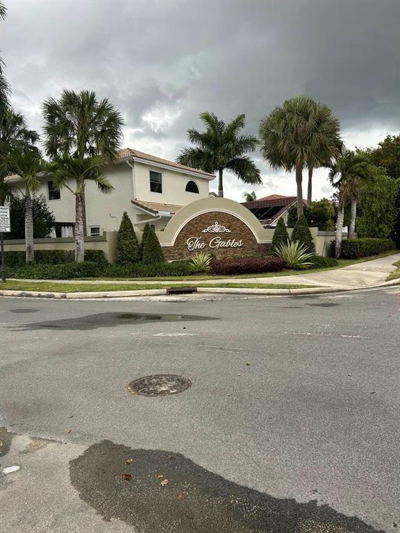 Bonaventure 82-43 B - Residential