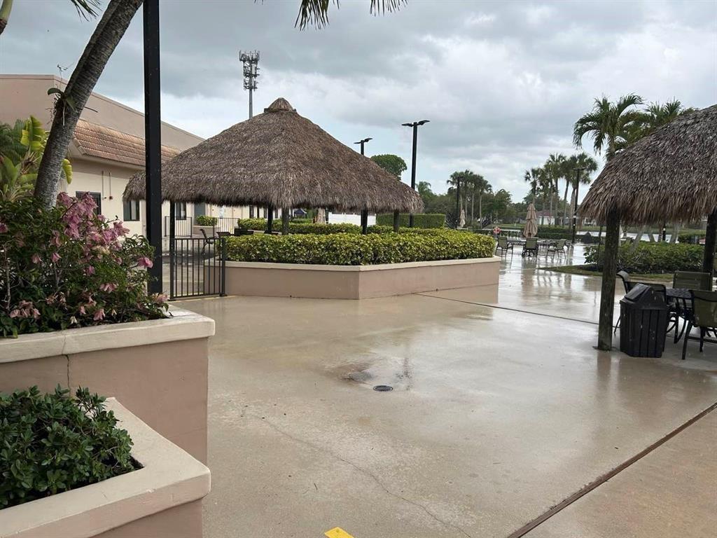 Bonaventure 82-43 B - Residential