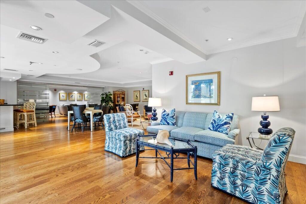 ONE CITY PLAZA CONDO - Residential