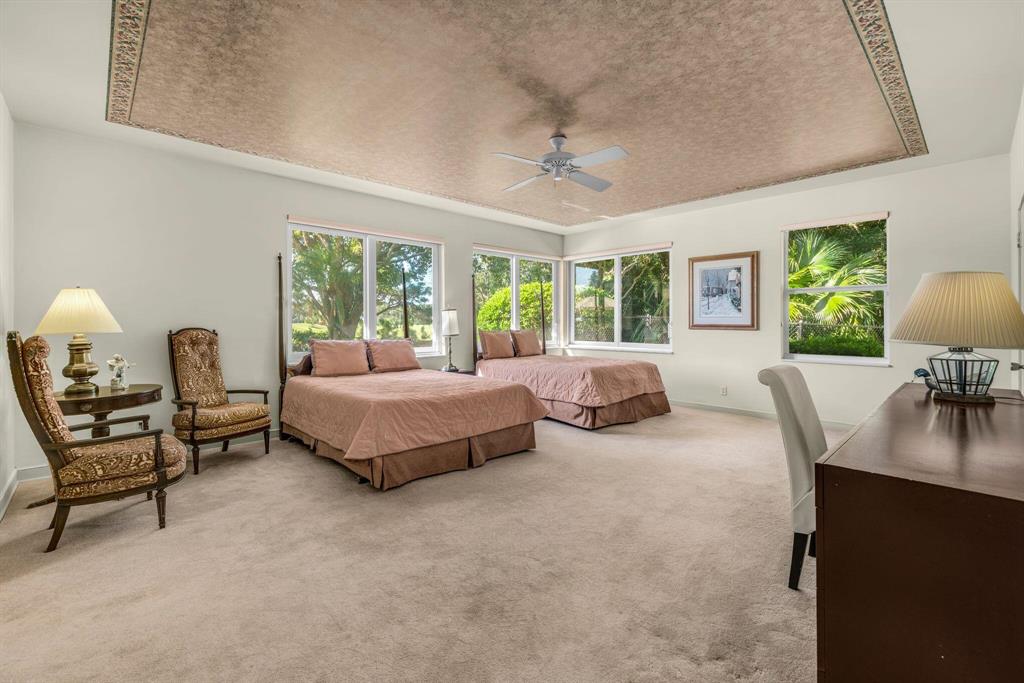 VILLAGE OF GOLF - Residential