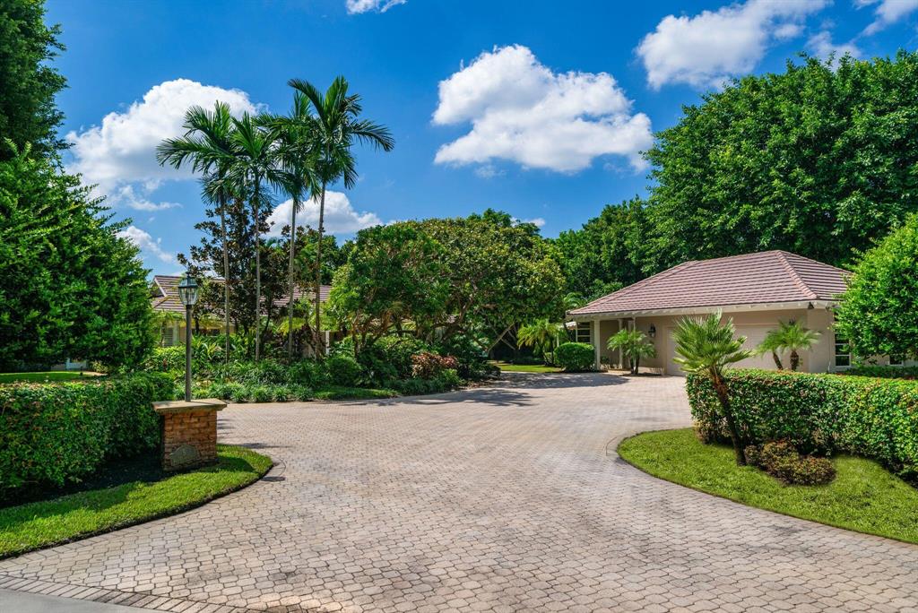 VILLAGE OF GOLF - Residential