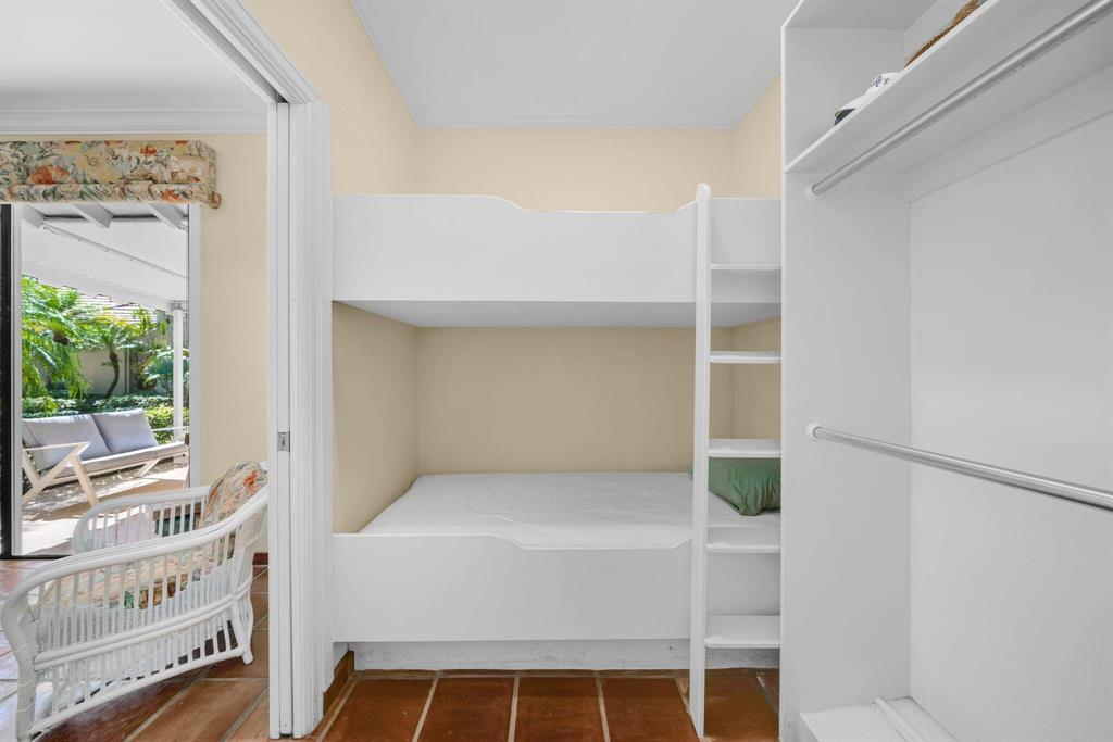 VILLAGE OF GOLF - Residential