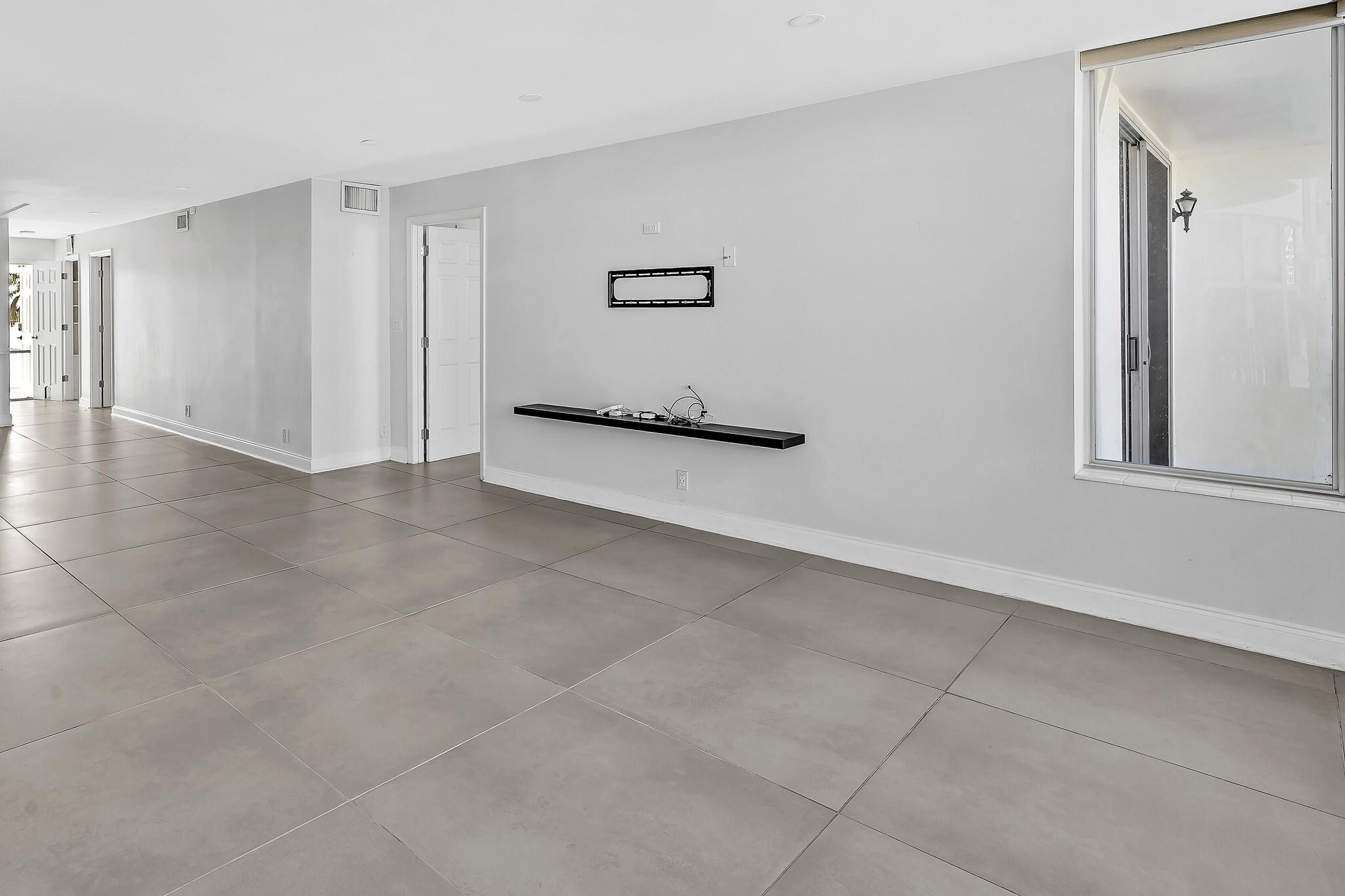 Ridgeview Towers Condo - Residential Lease