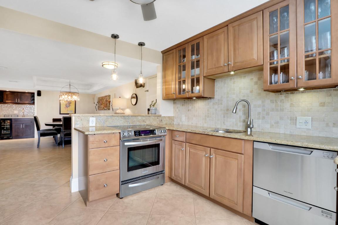 JUNO BY THE SEA NORTH THE MANOR CONDO - Residential