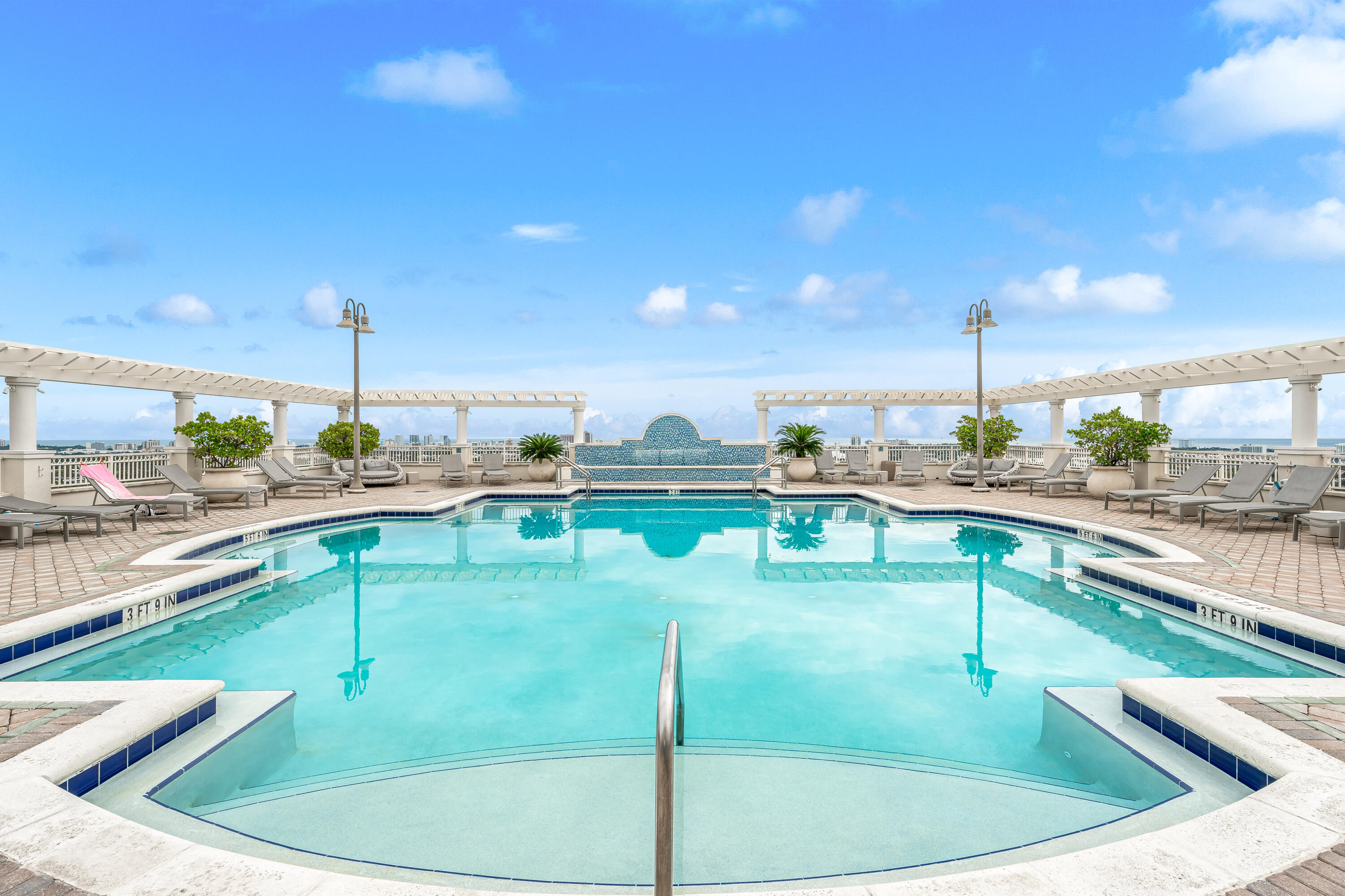 NURIVER LANDING CONDO - Residential