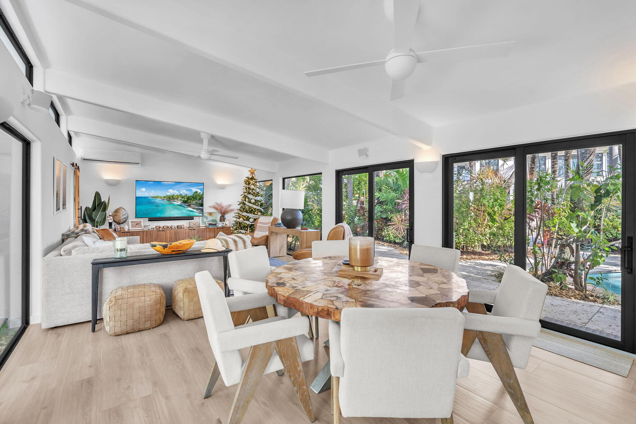 CORAL ISLES - Residential