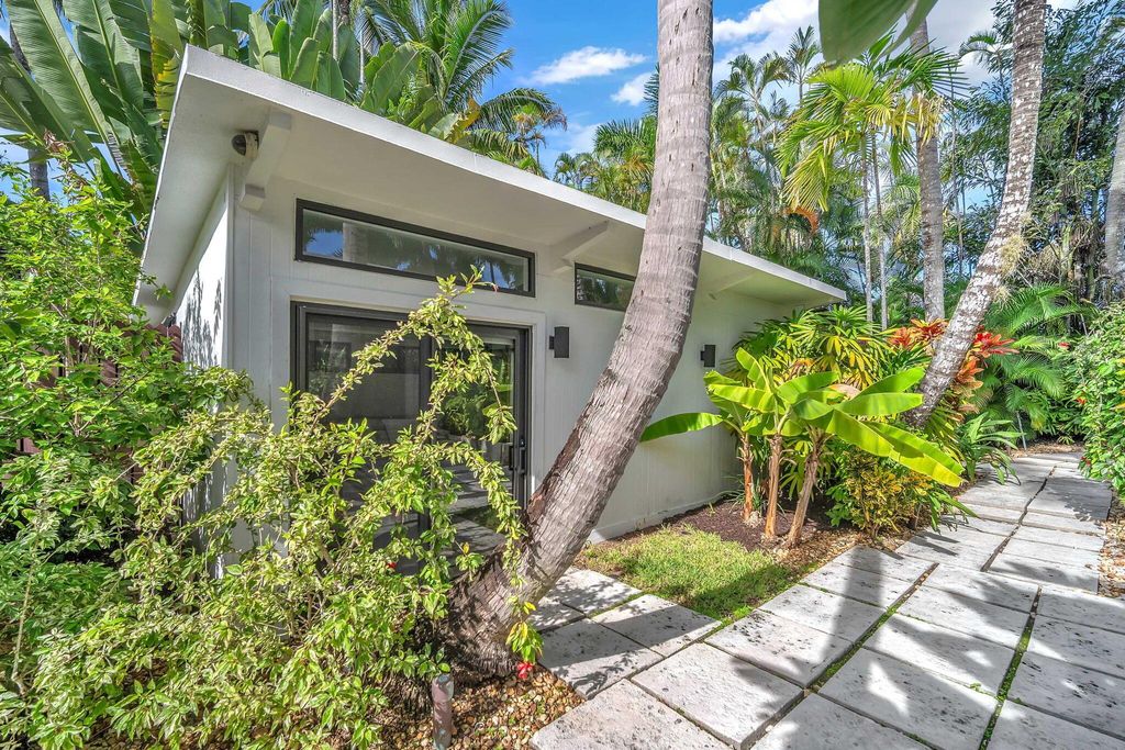 Photo of 302 Coral Way, Fort Lauderdale, FL 33301 (MLS # R11147638)