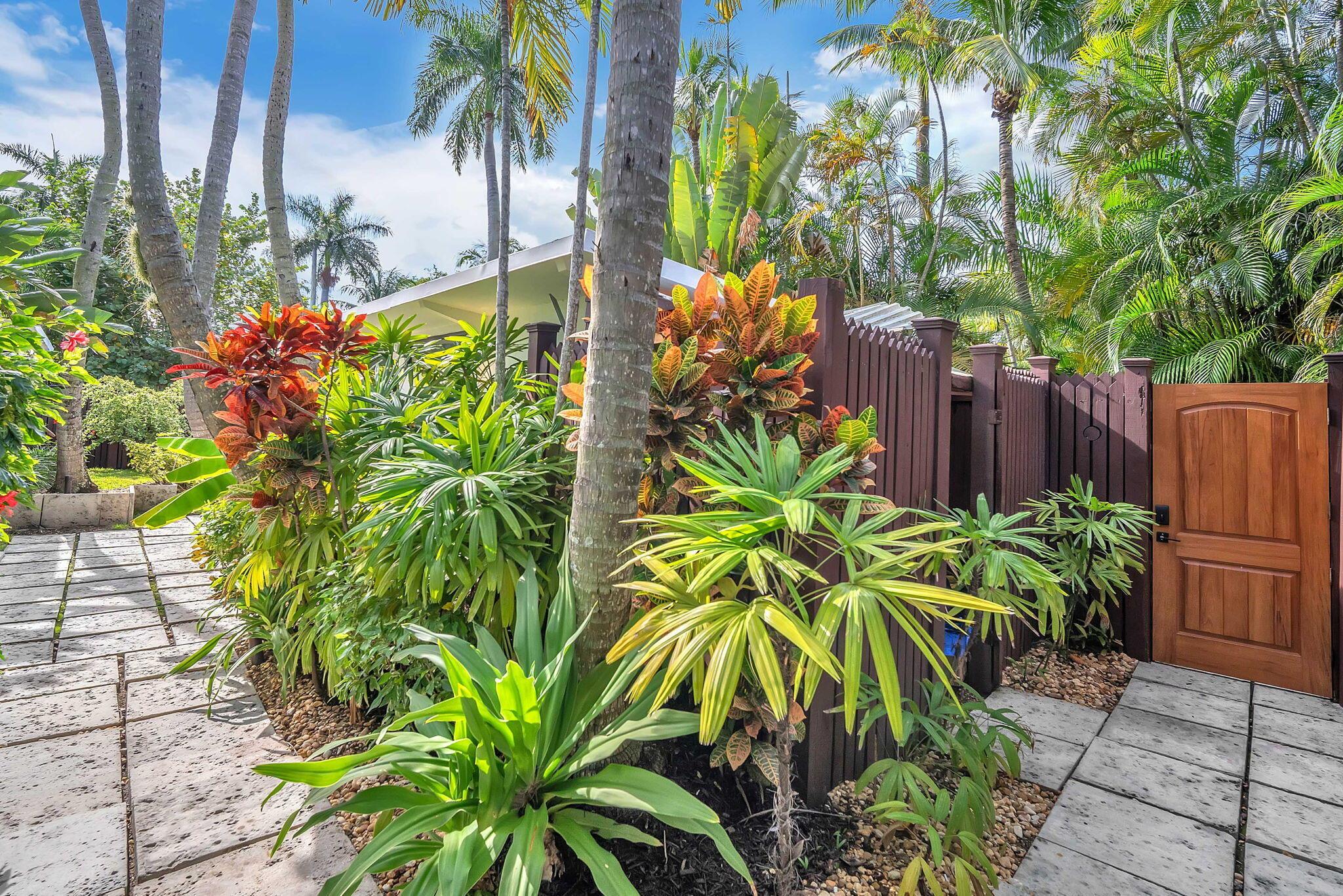 CORAL ISLES - Residential