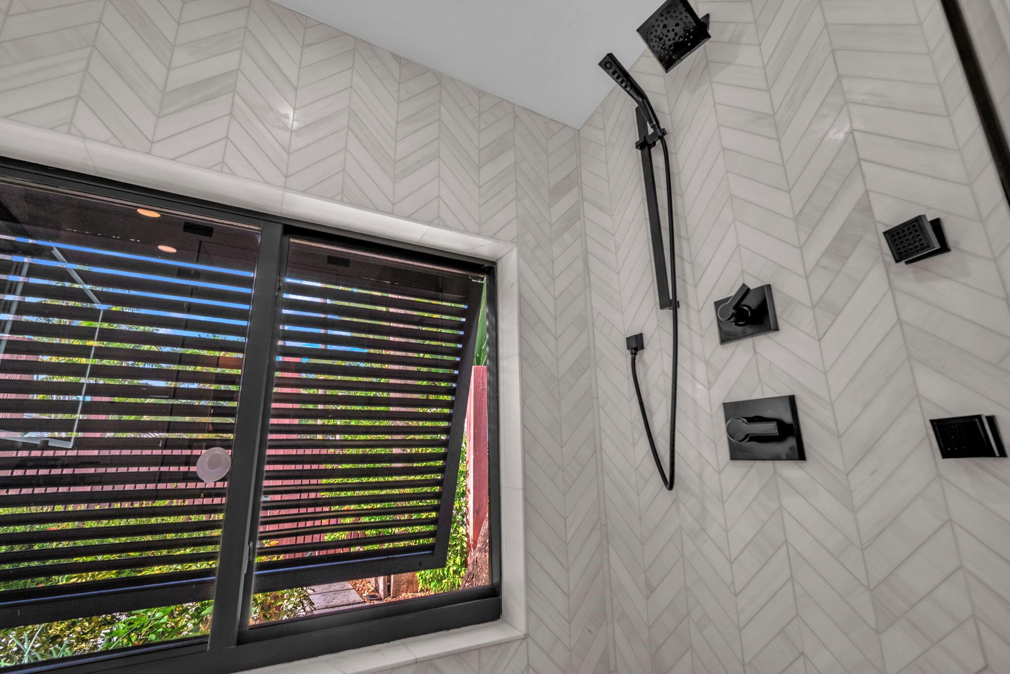 CORAL ISLES - Residential