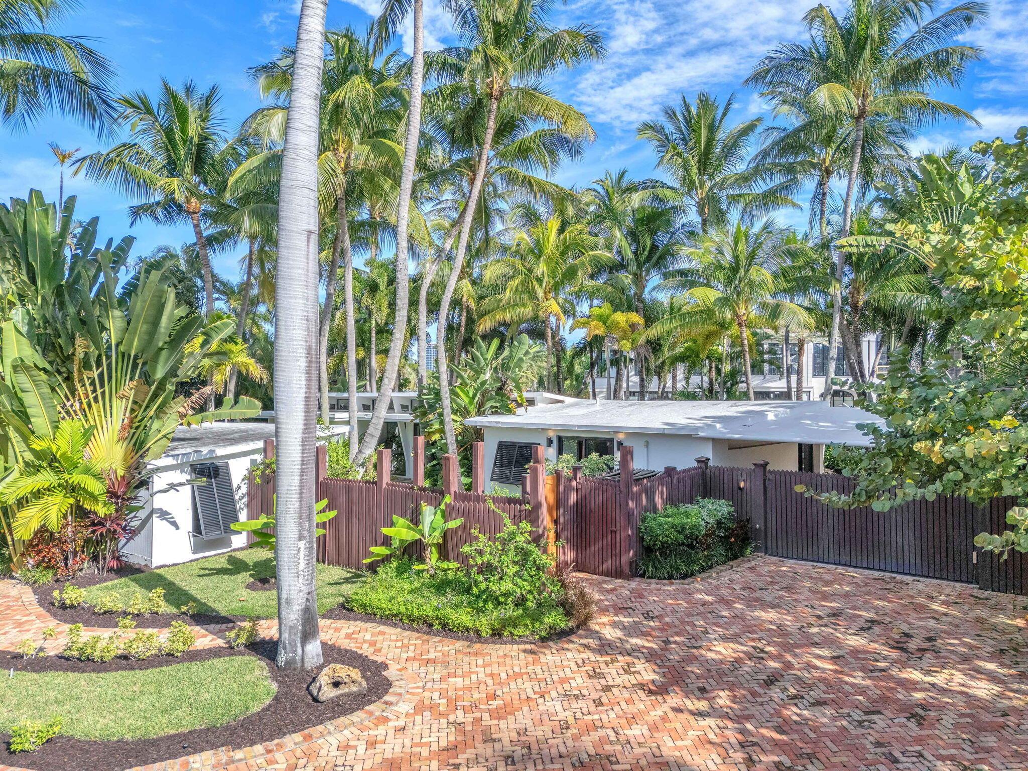 CORAL ISLES - Residential