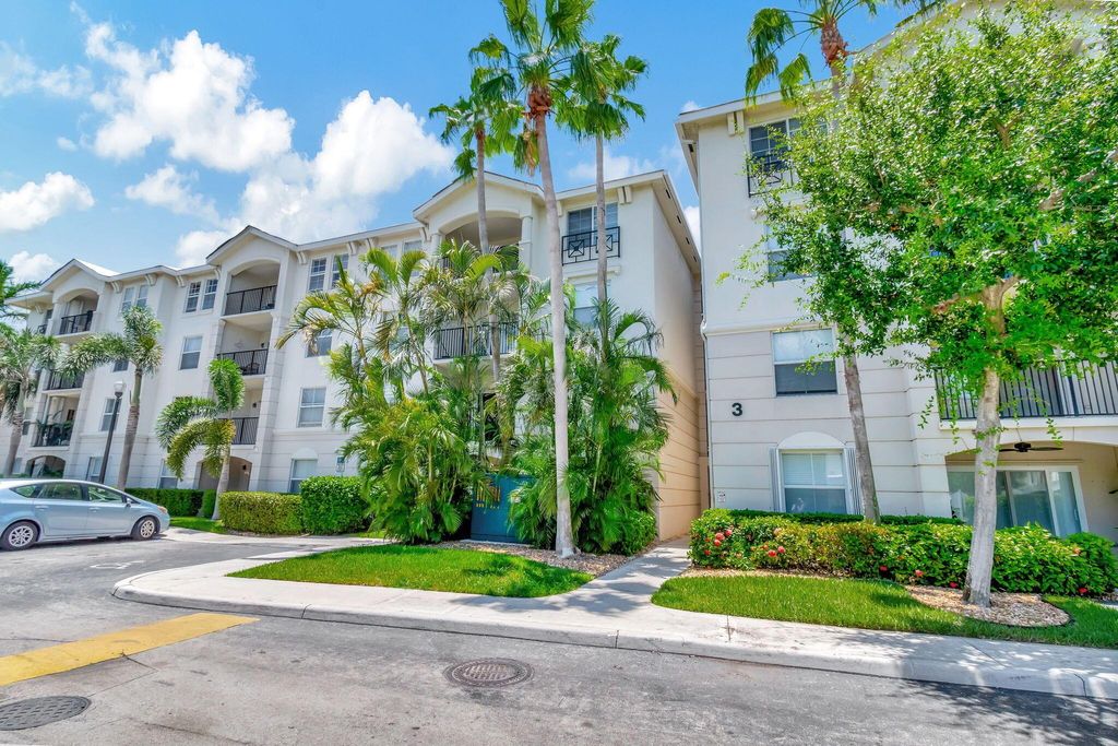 Photo of 3317 Tuscany Way, Boynton Beach, FL 33435 (MLS # R11005395)