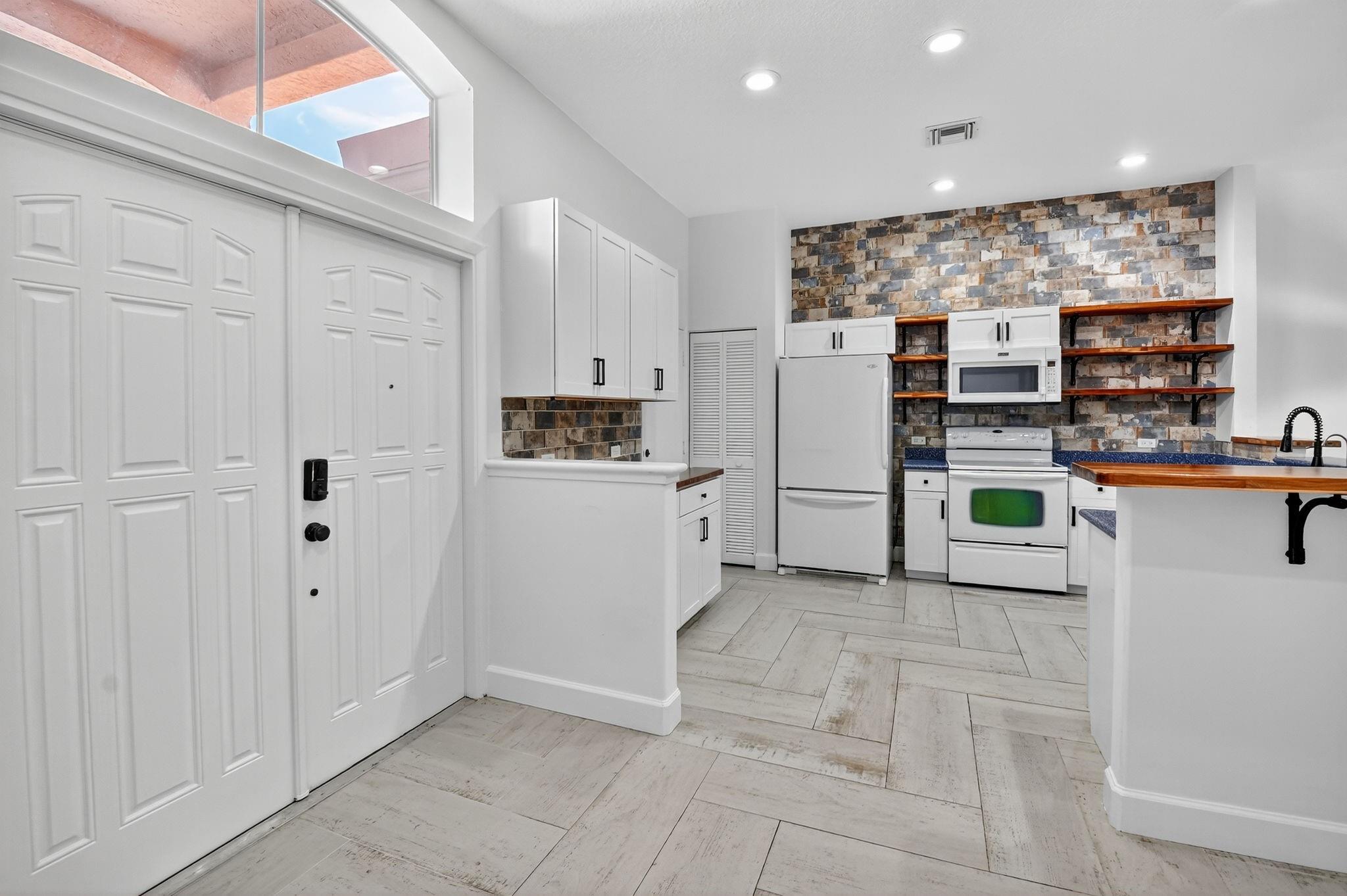15217 S Tranquility Lake Dr