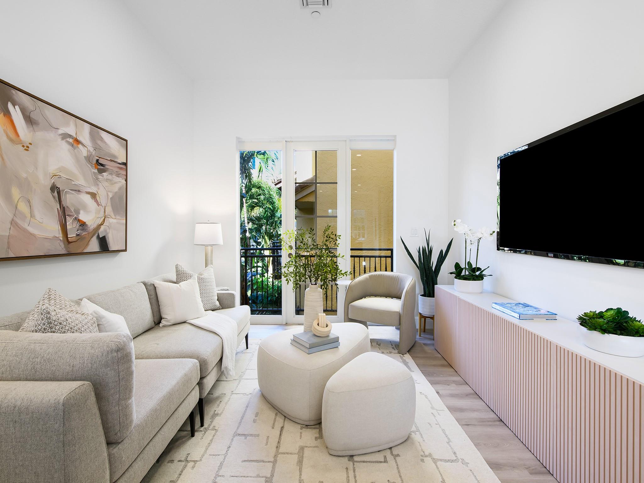 506 SE 7th St 305