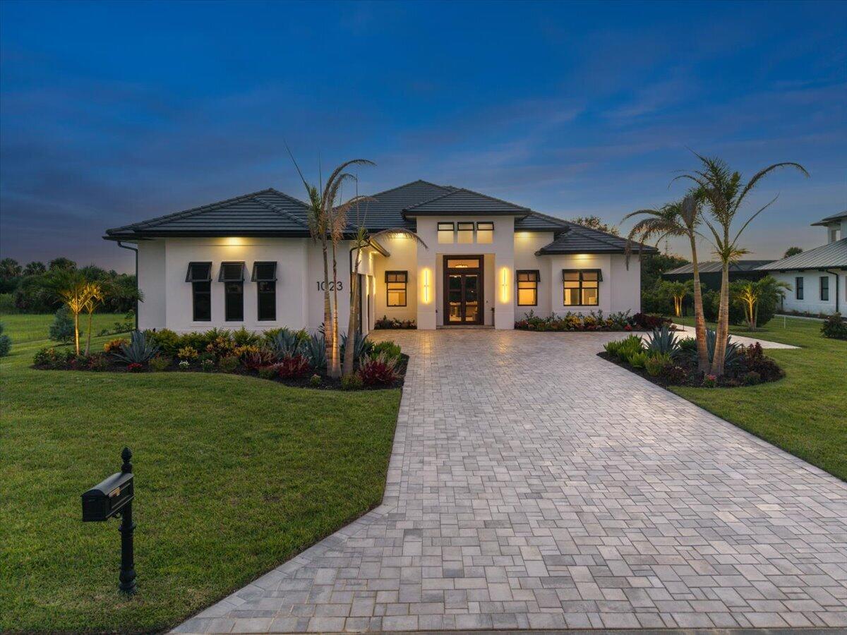 1023 W POLO GROUNDS Drive