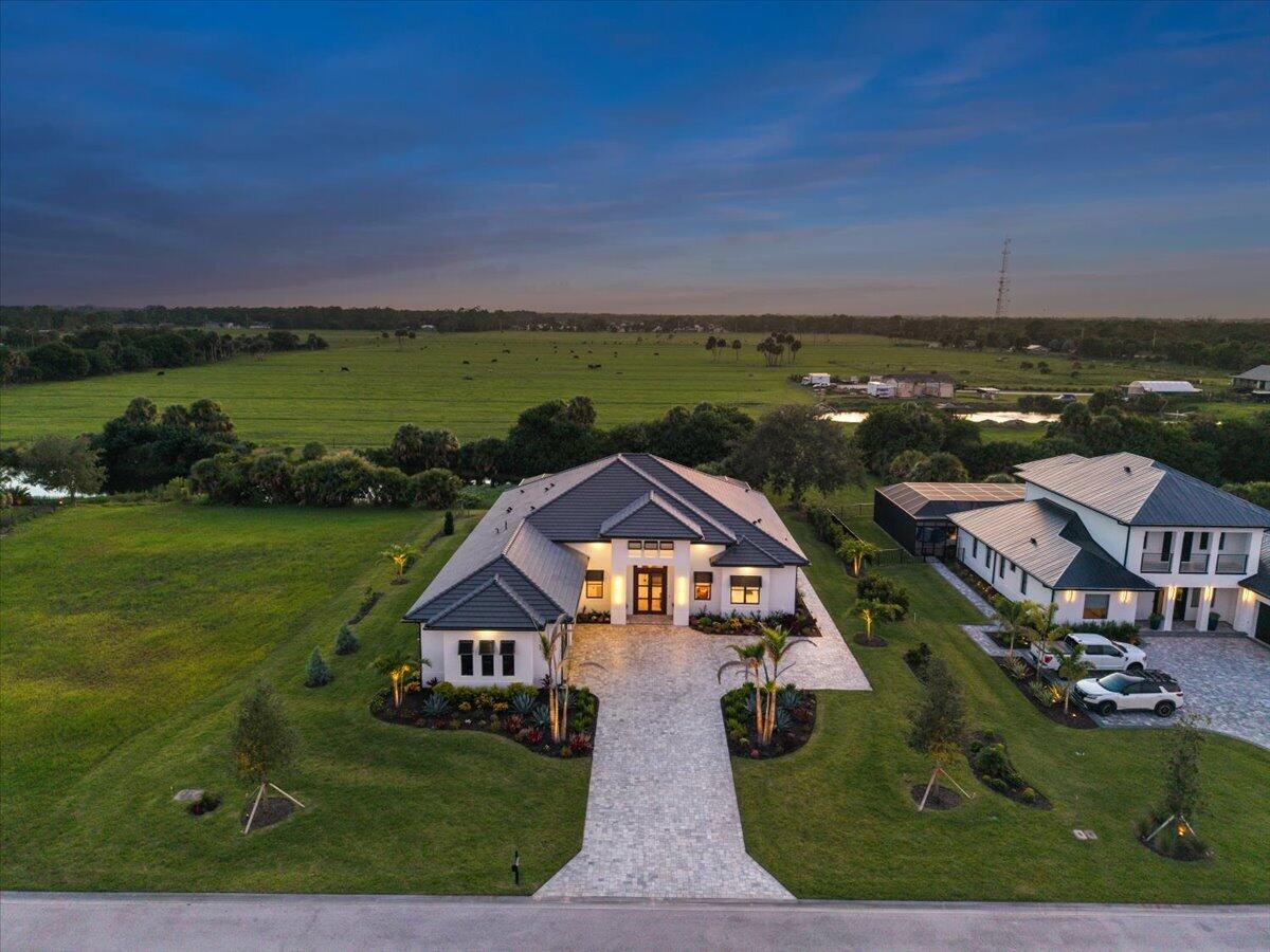 1023 W POLO GROUNDS Drive