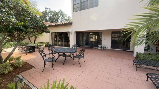 VILLA DESTE CONDO - Residential