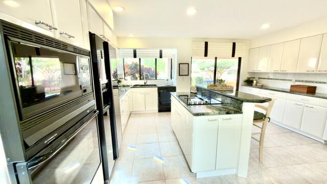 VILLA DESTE CONDO - Residential