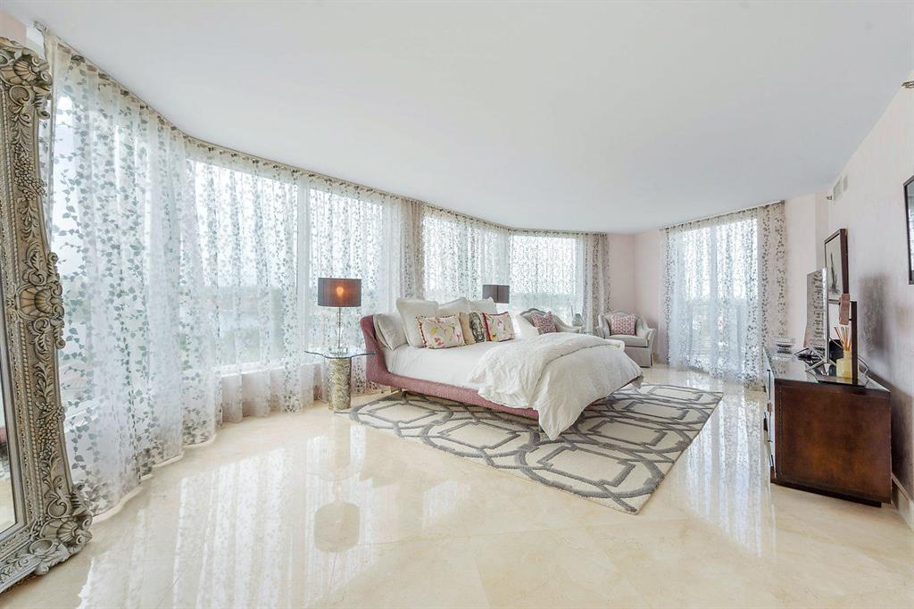 TOWNHOUSES OF HIGHLAND BE - Residential